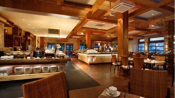 セブ島 クリムゾンリゾートマクタン ホテル内レストラン「カフェレストラン「Saffron Café」