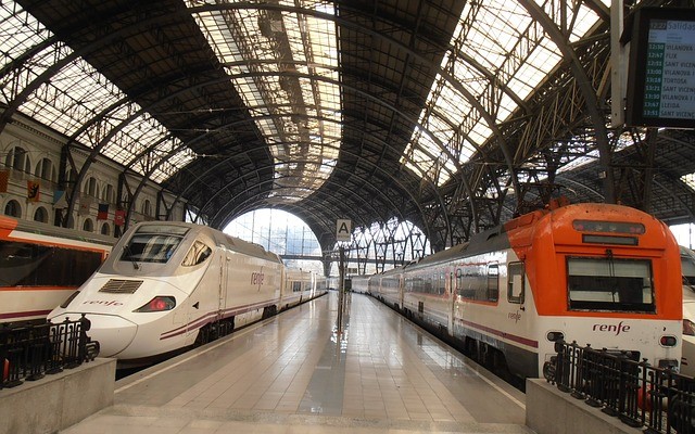 スペイン国内移動は鉄道で！マドリード「アトーチャ駅」から始まる鉄道周遊旅の移動時間は？