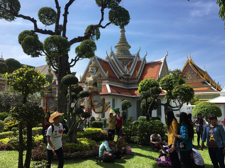 タイ旅行 暁の寺 ワット・アルン 本堂