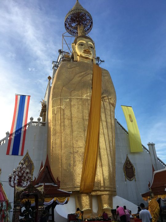 タイ旅行 ワット・インドラウィハーンの巨大物