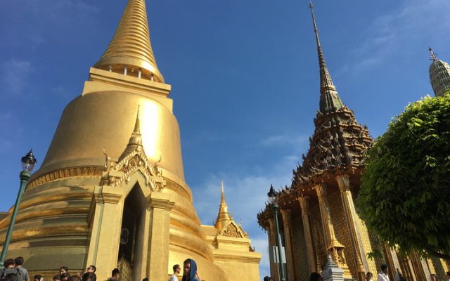 タイ旅行2日目：1/1は王宮周辺 三大寺院を参拝。ワット・プラケオ、ワット・ポーは入場料タダ♪